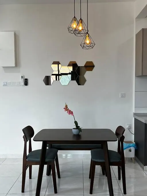 Sun Executive Suite Entire Unit @Bayan Lepas #5Pax #Queensbay #Spice #100Mbps Malaysia