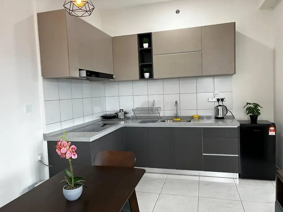 Apartment Sun Executive Suite Entire Unit @Bayan Lepas #5Pax #Queensbay #Spice #100Mbps Malaysia